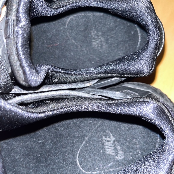 Nike women Huarache all black shoes size US 8 / Eur 39 - Picture 2 of 9